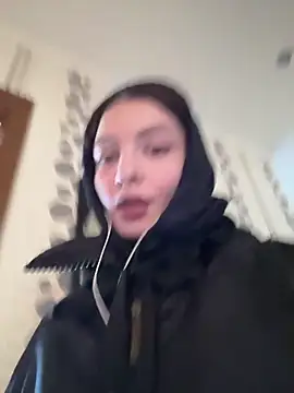 Snapshot of BabeRainbow chatting on 10/18/25, 09:11 BabeRainbow online show from 10/18/25, 09:11