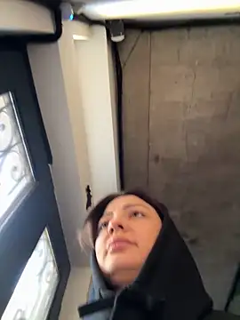 Snapshot of BabeRainbow chatting on 01/10/25, 09:13 BabeRainbow online show from 01/10/25, 09:13