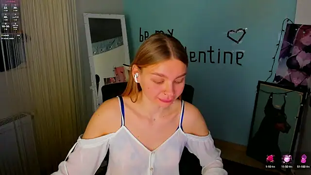 Snapshot of Molly_sweetie chatting on 02/09/25, 10:09 Molly sweetie online show from 02/09/25, 10:09