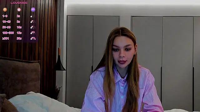 Snapshot of Molly_sweetie chatting on 09/26/25, 06:09 Molly sweetie online show from 09/26/25, 06:09