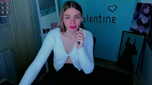 Snapshot of Molly_sweetie chatting on 02/11/25, 10:36 Molly sweetie online show from 02/11/25, 10:36
