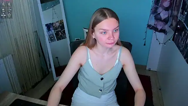 Snapshot of Molly_sweetie chatting on 03/19/25, 06:57 Molly sweetie online show from 03/19/25, 06:57