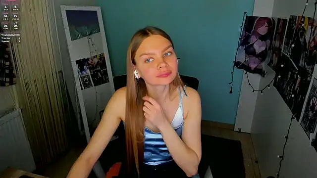 Snapshot of Molly_sweetie chatting on 03/15/25, 10:13 Molly sweetie online show from 03/15/25, 10:13