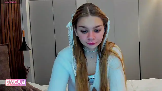 Snapshot of Molly_sweetie chatting on 11/20/25, 07:20 Molly sweetie online show from 11/20/25, 07:20