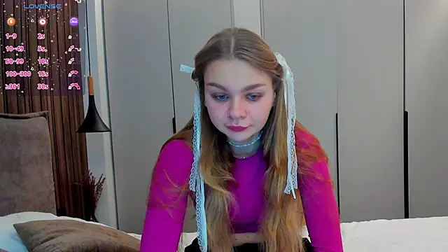 Snapshot of Molly_sweetie chatting on 11/03/25, 07:13 Molly sweetie online show from 11/03/25, 07:13