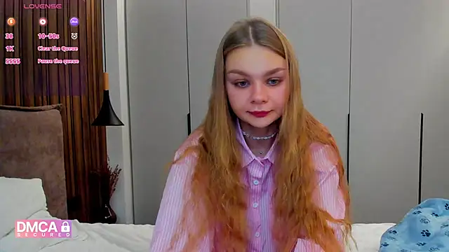 Snapshot of Molly_sweetie chatting on 11/13/25, 07:23 Molly sweetie online show from 11/13/25, 07:23