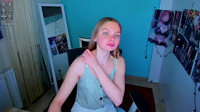 Snapshot of Molly_sweetie chatting on 03/18/25, 10:07 Molly sweetie online show from 03/18/25, 10:07