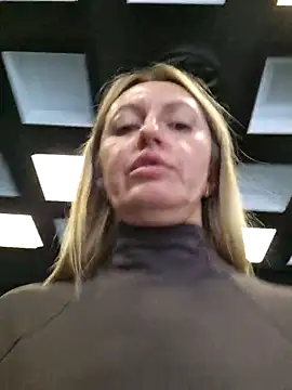 Snapshot of Miss____Mia_ chatting on 12/05/25, 10:14 Miss Mia online show from 12/05/25, 10:14