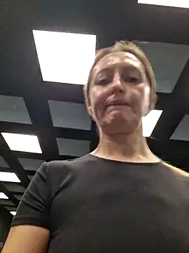 Miss    Mia  online show from 12/20/25, 09:45