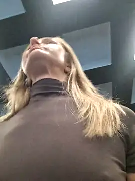 Miss    Mia  online show from 01/17/26, 09:35