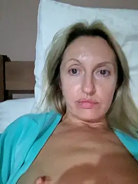 Miss    Mia  online show from 09/24/25, 04:13