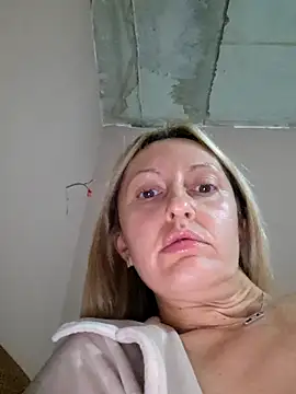 Snapshot of Miss____Mia_ chatting on 10/19/25, 09:12 Miss Mia online show from 10/19/25, 09:12