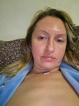 Snapshot of Miss____Mia_ chatting on 11/04/25, 03:16 Miss Mia online show from 11/04/25, 03:16