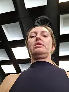 Miss    Mia  online show from 02/03/26, 09:03