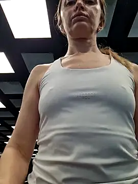 Miss    Mia  online show from 02/05/26, 11:17