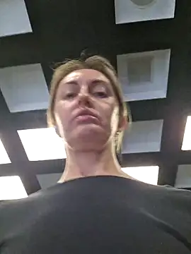 Miss    Mia  online show from 02/21/26, 09:44