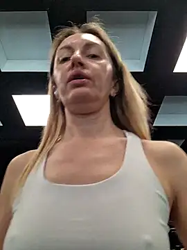 Miss    Mia  online show from 03/11/26, 11:59