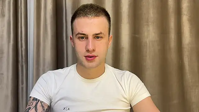 Snapshot of Dalyndilor chatting on 09/09/25, 10:08 Dalyndilor online show from 09/09/25, 10:08