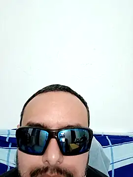 Snapshot of ElSunEagle chatting on 03/30/26, 01:29 ElSunEagle online show from 03/30/26, 01:29