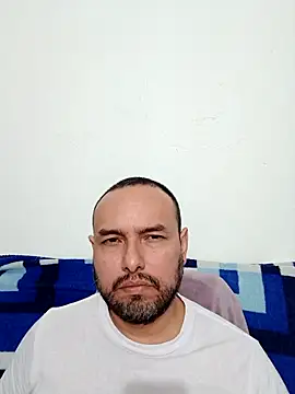 Snapshot of ElSunEagle chatting on 02/23/26, 01:40 ElSunEagle online show from 02/23/26, 01:40