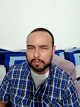 Snapshot of ElSunEagle chatting on 03/08/26, 12:27 ElSunEagle online show from 03/08/26, 12:27