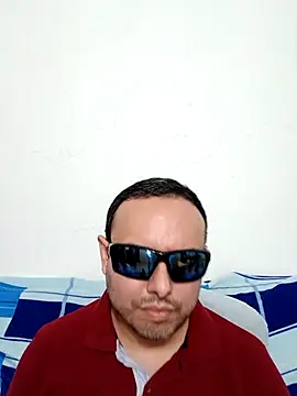 Snapshot of ElSunEagle chatting on 04/13/26, 02:26 ElSunEagle online show from 04/13/26, 02:26