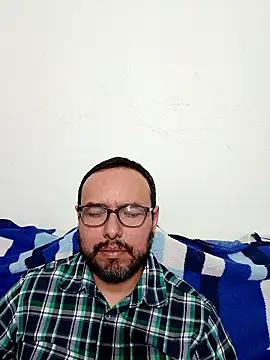 Snapshot of ElSunEagle chatting on 01/16/26, 01:42 ElSunEagle online show from 01/16/26, 01:42