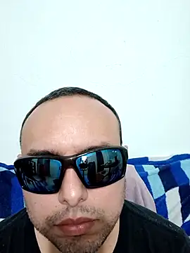 Snapshot of ElSunEagle chatting on 03/13/26, 01:43 ElSunEagle online show from 03/13/26, 01:43