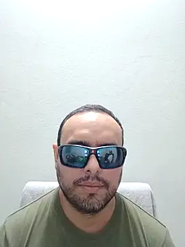 Snapshot of ElSunEagle chatting on 03/27/26, 03:59 ElSunEagle online show from 03/27/26, 03:59