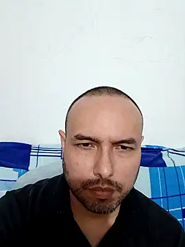 Snapshot of ElSunEagle chatting on 02/12/26, 01:27 ElSunEagle online show from 02/12/26, 01:27