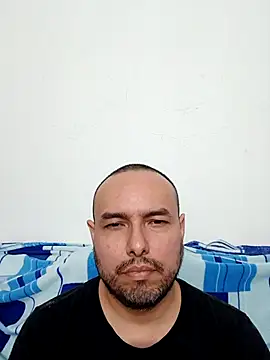 Snapshot of ElSunEagle chatting on 02/14/26, 01:28 ElSunEagle online show from 02/14/26, 01:28