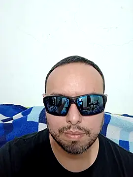 Snapshot of ElSunEagle chatting on 03/26/26, 01:59 ElSunEagle online show from 03/26/26, 01:59