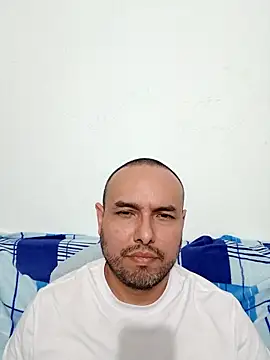 Snapshot of ElSunEagle chatting on 02/11/26, 12:54 ElSunEagle online show from 02/11/26, 12:54