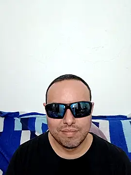 Snapshot of ElSunEagle chatting on 03/14/26, 02:06 ElSunEagle online show from 03/14/26, 02:06