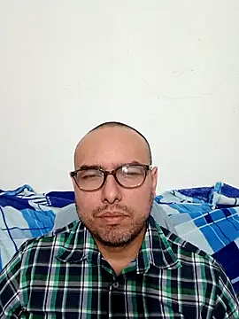 Snapshot of ElSunEagle chatting on 02/06/26, 02:07 ElSunEagle online show from 02/06/26, 02:07