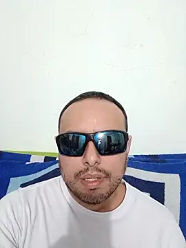 Snapshot of ElSunEagle chatting on 03/20/26, 02:34 ElSunEagle online show from 03/20/26, 02:34