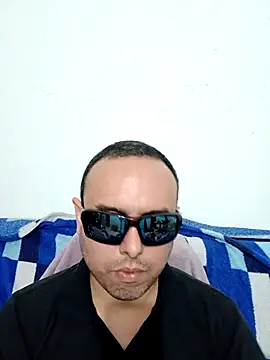 Snapshot of ElSunEagle chatting on 03/12/26, 12:38 ElSunEagle online show from 03/12/26, 12:38