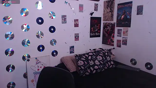 abril666 online show from 12/15/25, 02:45