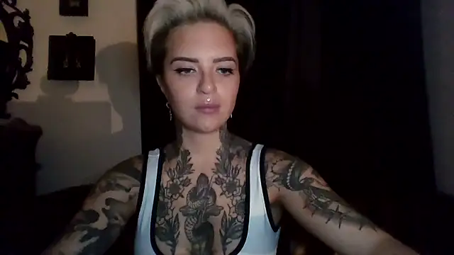 Rubyrichhxo online show from 12/01/25, 08:32