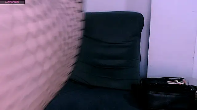 sofi-rojas1 online show from 03/28/26, 07:15