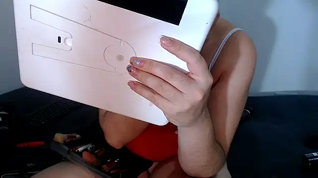 sofi-rojas1 online show from 11/21/25, 01:04