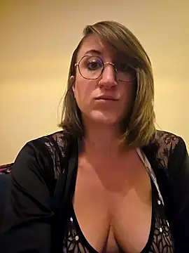 minierose online show from 10/22/25, 02:33