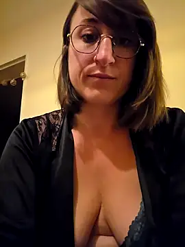 minierose online show from 10/10/25, 04:02