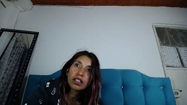 Snapshot of sweet_skylove_ chatting on 03/16/25, 02:10 sweet skylove online show from 03/16/25, 02:10
