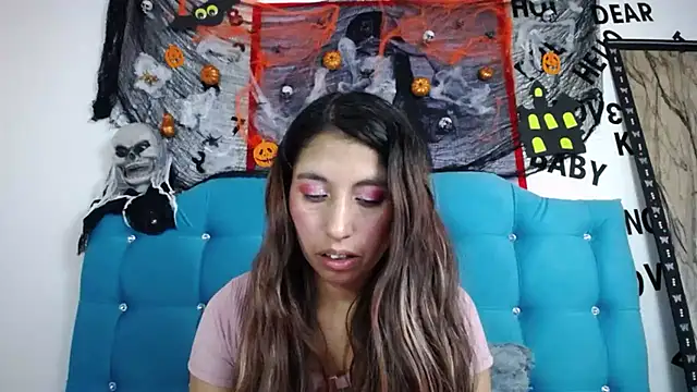 Snapshot of sweet_skylove_ chatting on 10/05/25, 03:03 sweet skylove online show from 10/05/25, 03:03