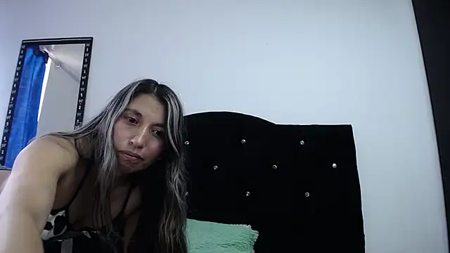 Snapshot of sweet_skylove_ chatting on 06/21/26, 06:57 sweet skylove online show from 06/21/26, 06:57