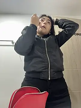 Snapshot of GiselOrtiz chatting on 11/06/25, 10:30 GiselOrtiz online show from 11/06/25, 10:30