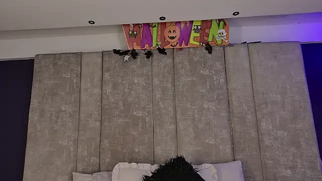 Snapshot of GiselOrtiz chatting on 11/04/25, 10:52 GiselOrtiz online show from 11/04/25, 10:52