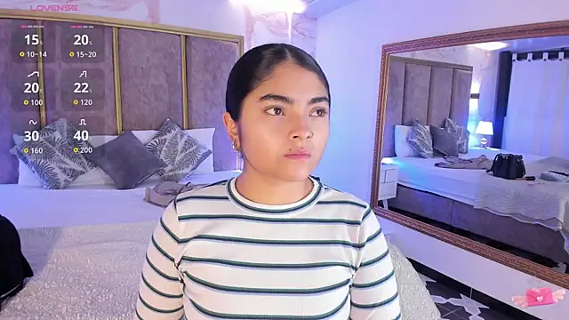 GiselOrtiz online show from 12/22/25, 10:48