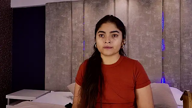 Snapshot of GiselOrtiz chatting on 10/15/25, 10:23 GiselOrtiz online show from 10/15/25, 10:23